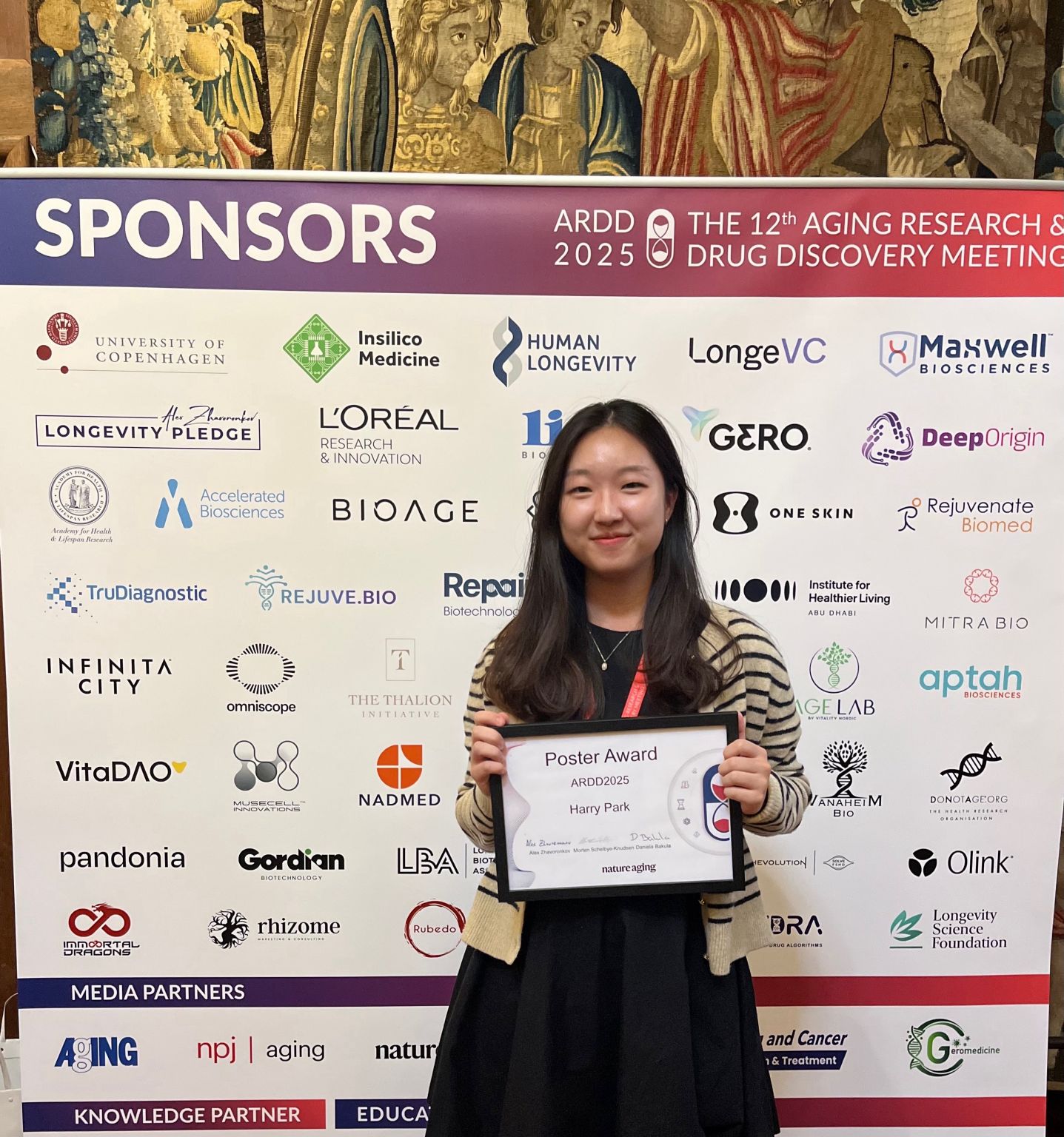 Harry wins a Poster Prize at the Aging Research & Drug Discovery Meeting 2025